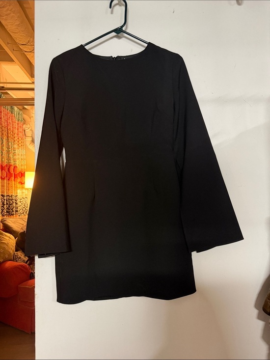 Lulus Dresses & Skirts - Lulu's Black Long Sleeve Shift Dress
